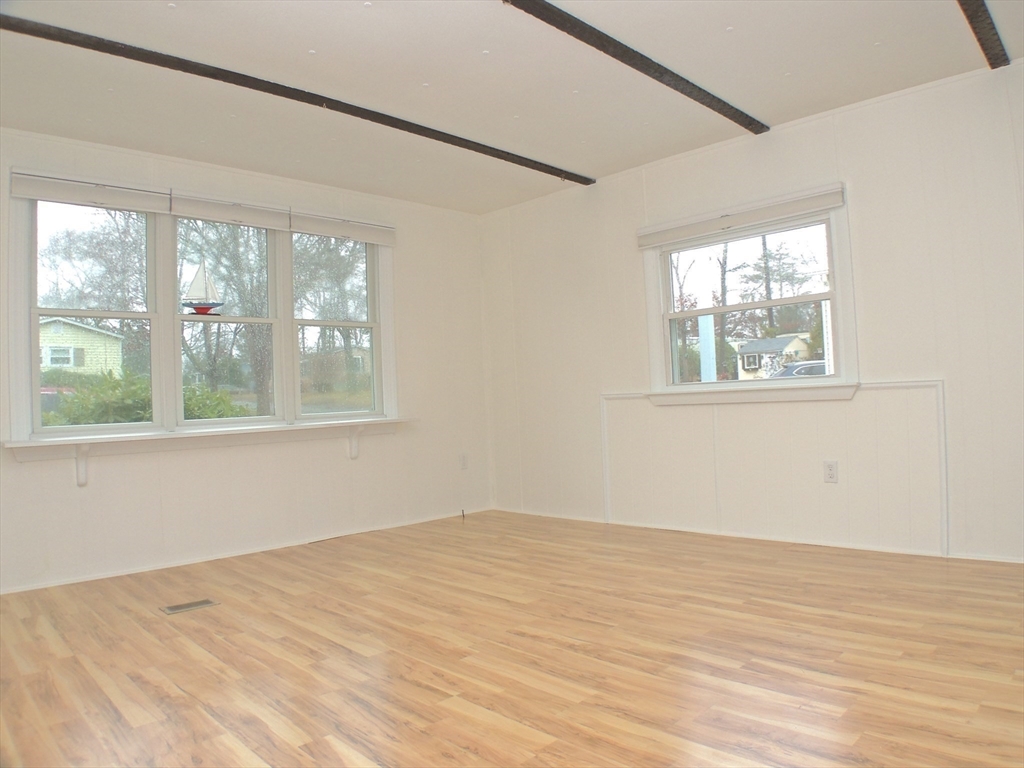 127 Dolittle Lane Wareham, MA 02576 - Photo 9 of 23