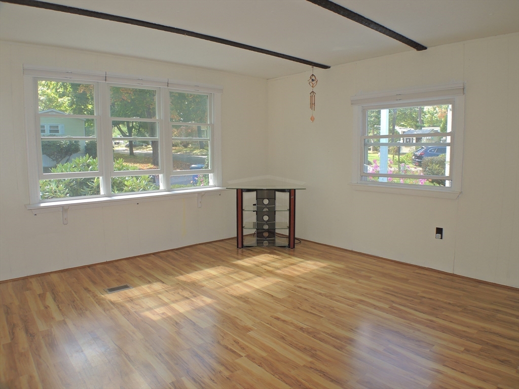 127 Dolittle Lane Wareham, MA 02576 - Photo 10 of 23