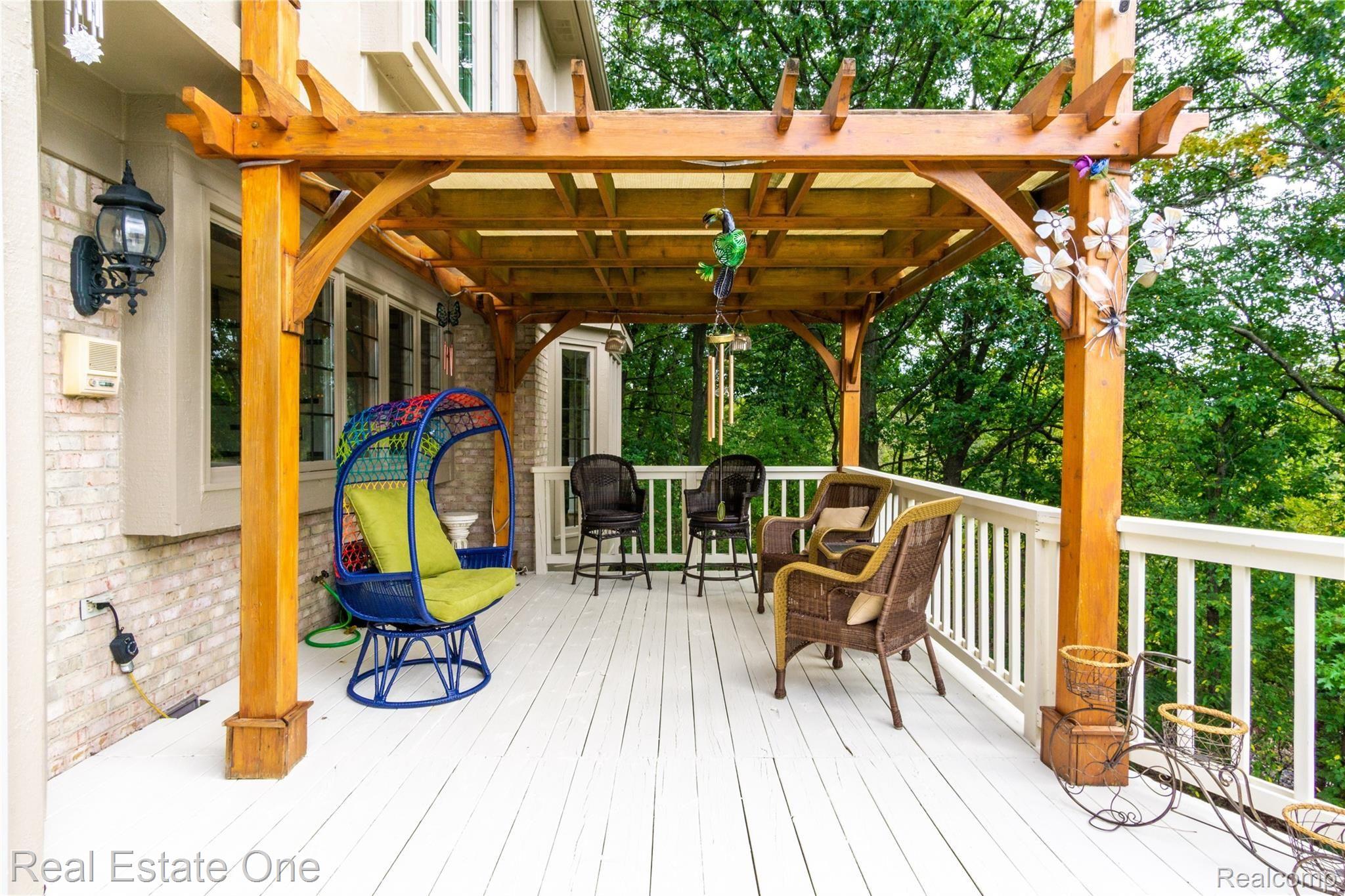 2802 Eagle Drive Rochester, MI 48309 - Photo 76 of 78 Exteriors (9 of 11).jpg