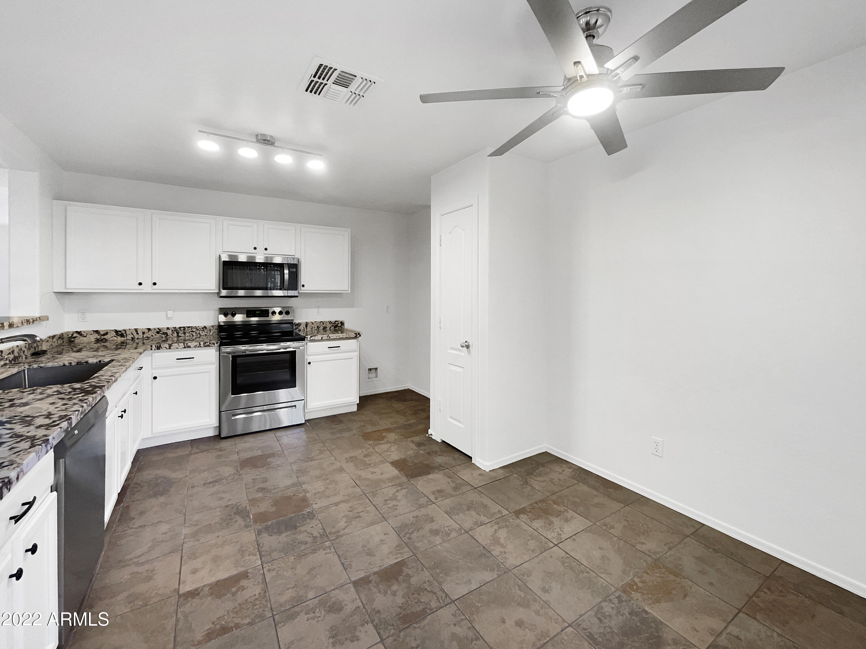 16217 West Hearn Road Surprise, AZ 85379 - Photo 6 of 19 photo_06