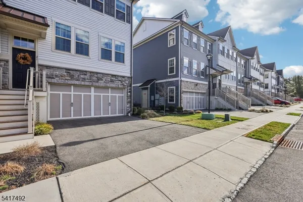 $1,095,000 | 21 Dahlia Drive, Warren, NJ 07059