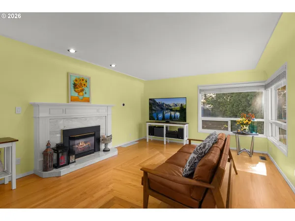 $729,900 | 7275 Southwest Sylvan Court, Portland, OR 97225