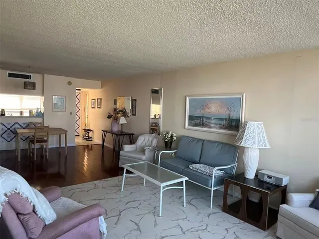 $2,000 | 2618 Cove Cay Drive, Unit 909, Clearwater, FL 33760