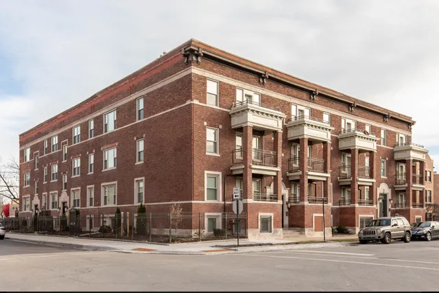 $1,825 | 637 East 49th Street, Unit 3, Chicago, IL 60615