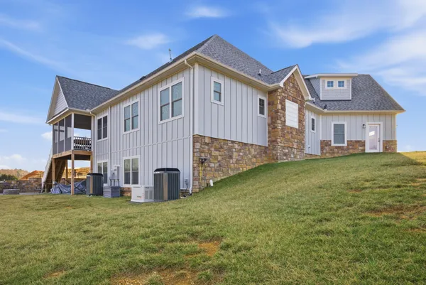 $1,399,000 | 6671 Tanager Lane, Dublin, VA 24084