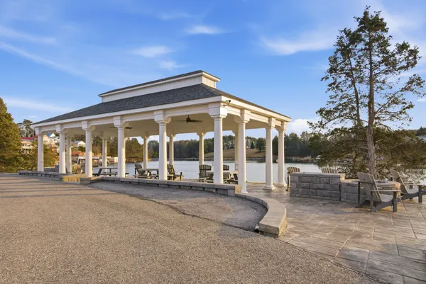 $1,399,000 | 6671 Tanager Lane, Dublin, VA 24084