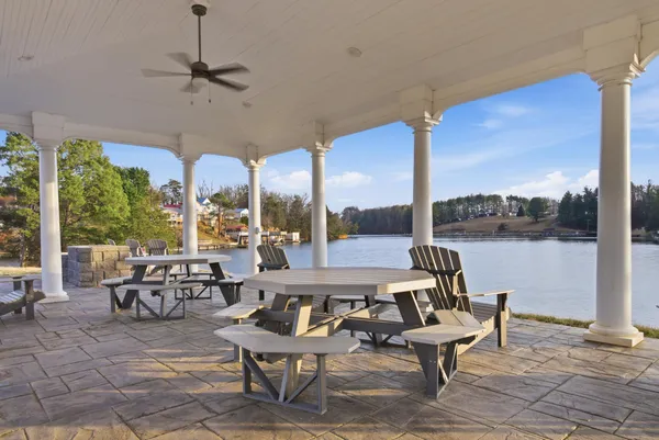 $1,399,000 | 6671 Tanager Lane, Dublin, VA 24084