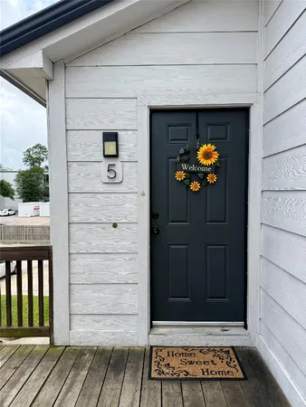 $1,400 | 4335 Crow Road, Beaumont, TX 77706