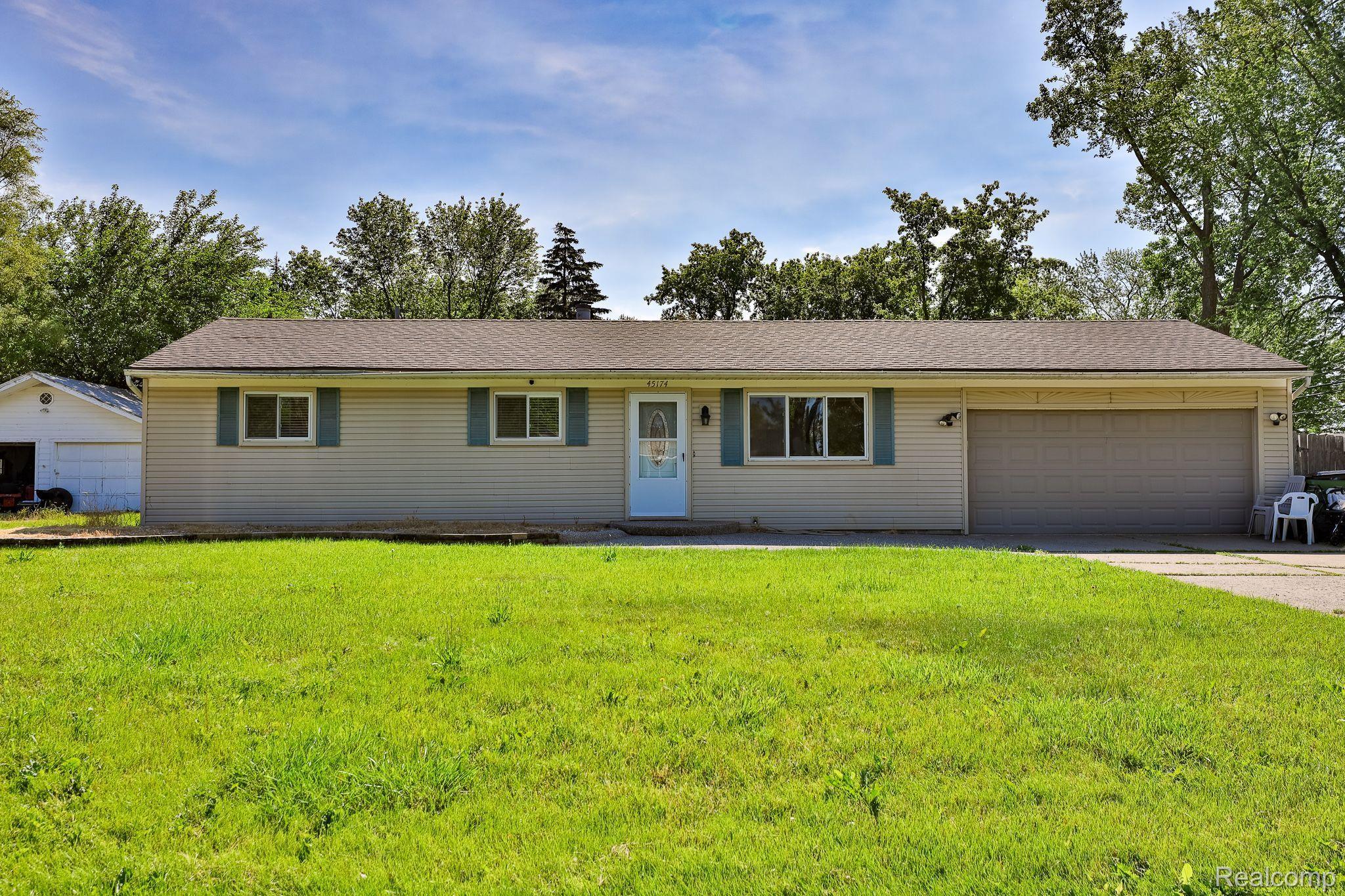 45174 Gable Inn Street Utica, MI 48317 - Photo 1 of 11 Gallery Image 1