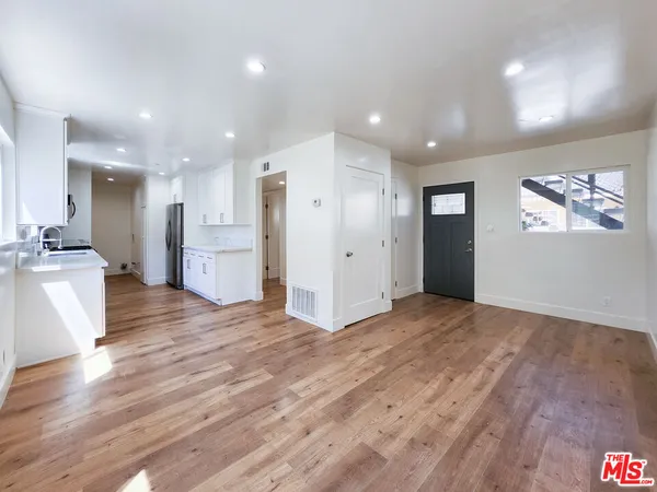 $3,100 | 2917 North Coolidge Avenue, Unit 3, Los Angeles, CA 90039