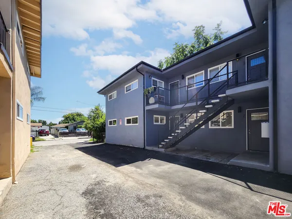 $3,100 | 2917 North Coolidge Avenue, Unit 3, Los Angeles, CA 90039