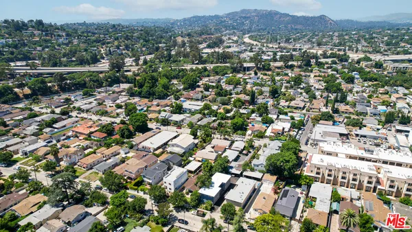 $3,100 | 2917 North Coolidge Avenue, Unit 3, Los Angeles, CA 90039