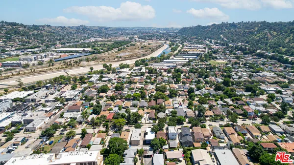 $3,100 | 2917 North Coolidge Avenue, Unit 3, Los Angeles, CA 90039