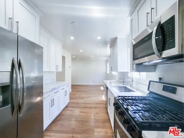 $3,100 | 2917 North Coolidge Avenue, Unit 3, Los Angeles, CA 90039