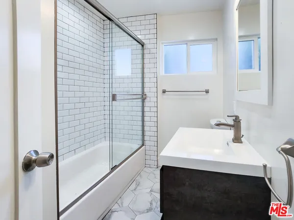 $3,100 | 2917 North Coolidge Avenue, Unit 3, Los Angeles, CA 90039