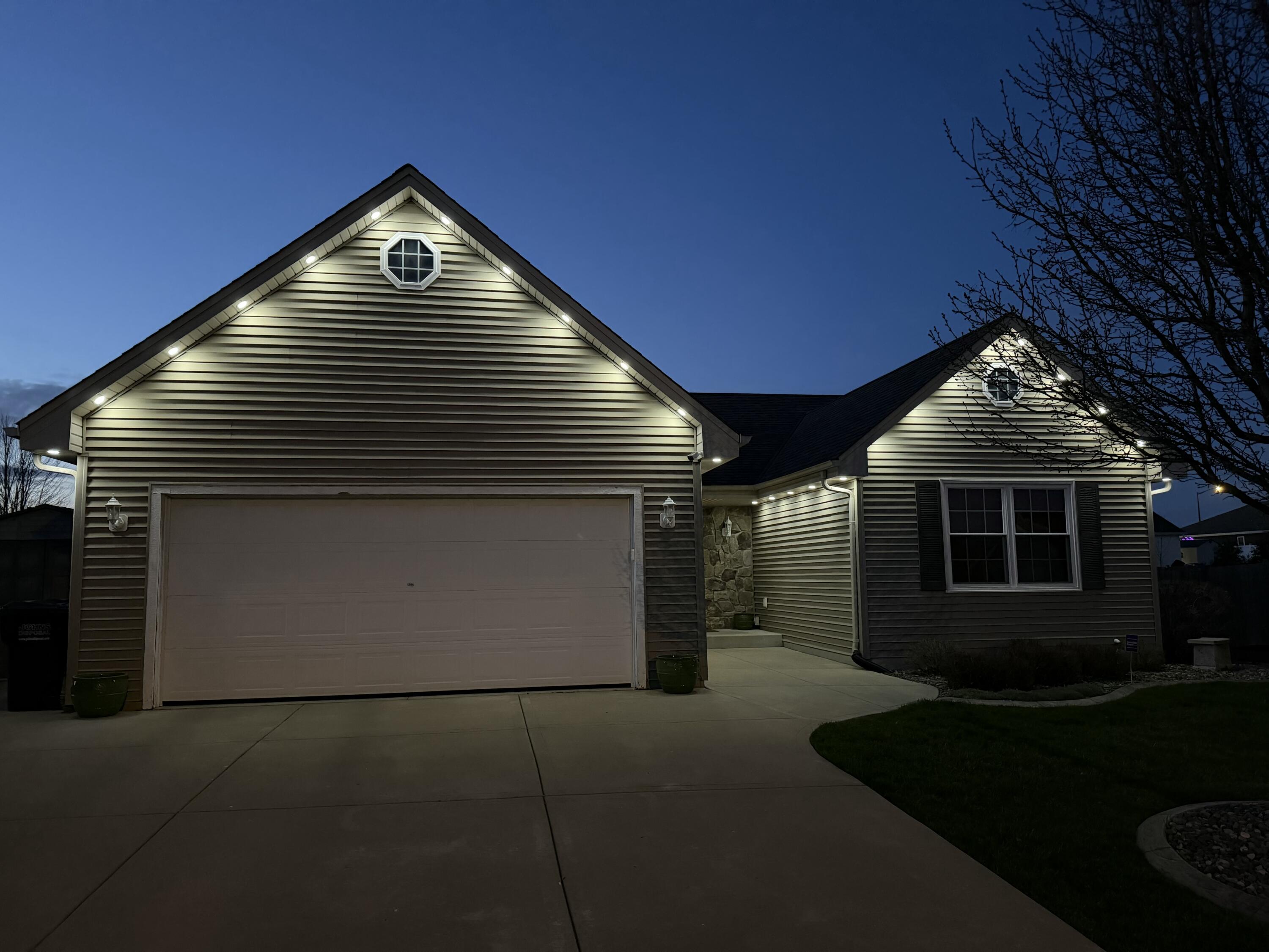 8316 Ivanhoe Place Sturtevant, WI 53177 - Photo 41 of 41 Outside Lighting
