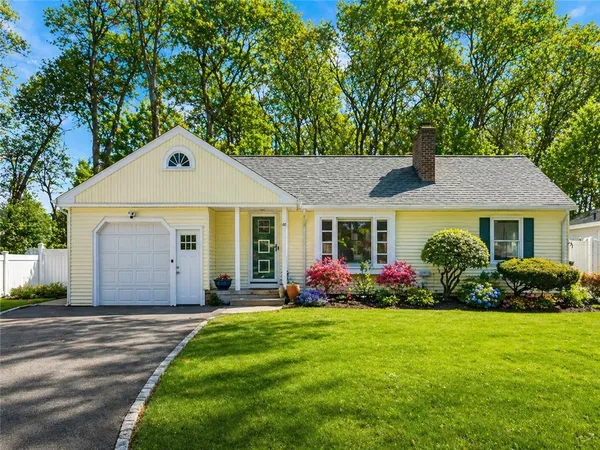$629,990 | 101 Shirley Drive, Cumberland, RI 02864