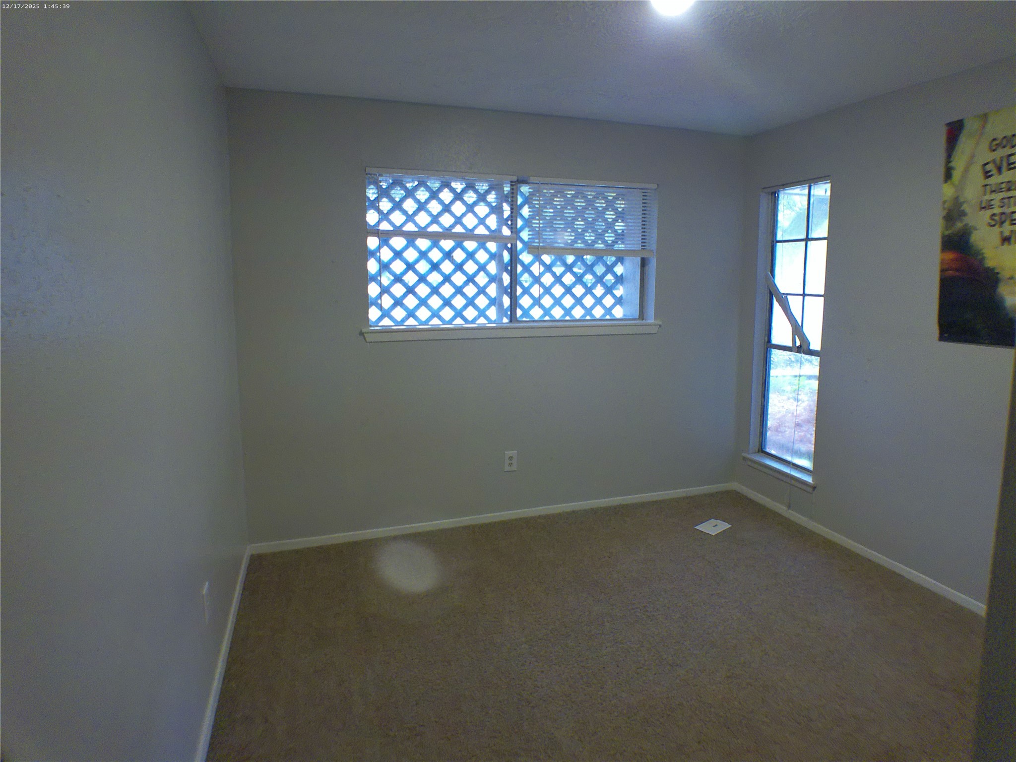 7322 West Fuqua Street Houston, TX 77489 - Photo 17 of 18 an empty room with windows