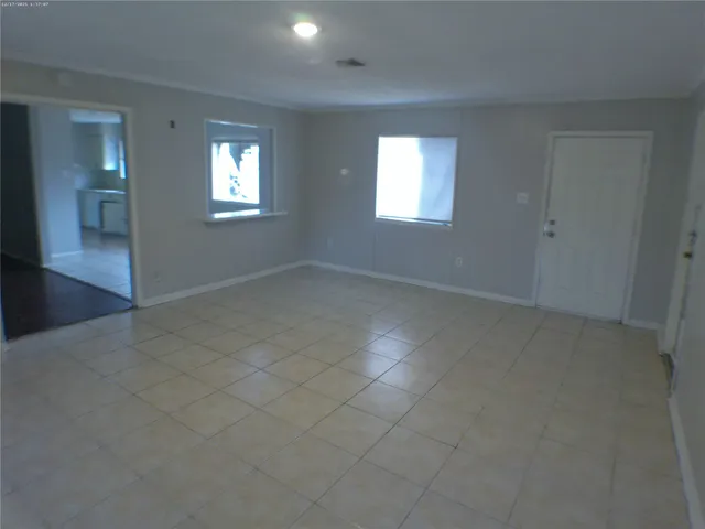 $1,800 | 7322 West Fuqua Street, Houston, TX 77489