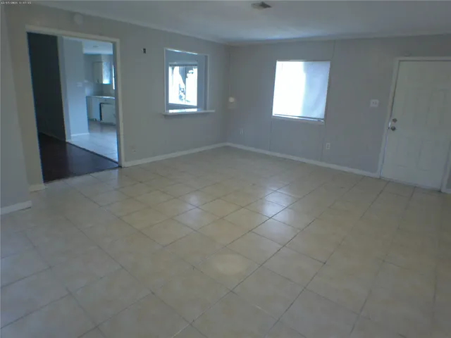 $1,800 | 7322 West Fuqua Street, Houston, TX 77489