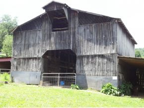 4445 Island Road Bristol, TN 37620 - Photo 4 of 22 super barn loft area