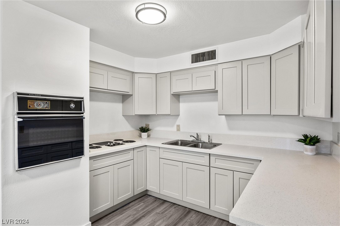 350 East Desert Inn Road, Unit B101 Las Vegas, NV 89109 - Photo 1 of 24 Gallery Image 1