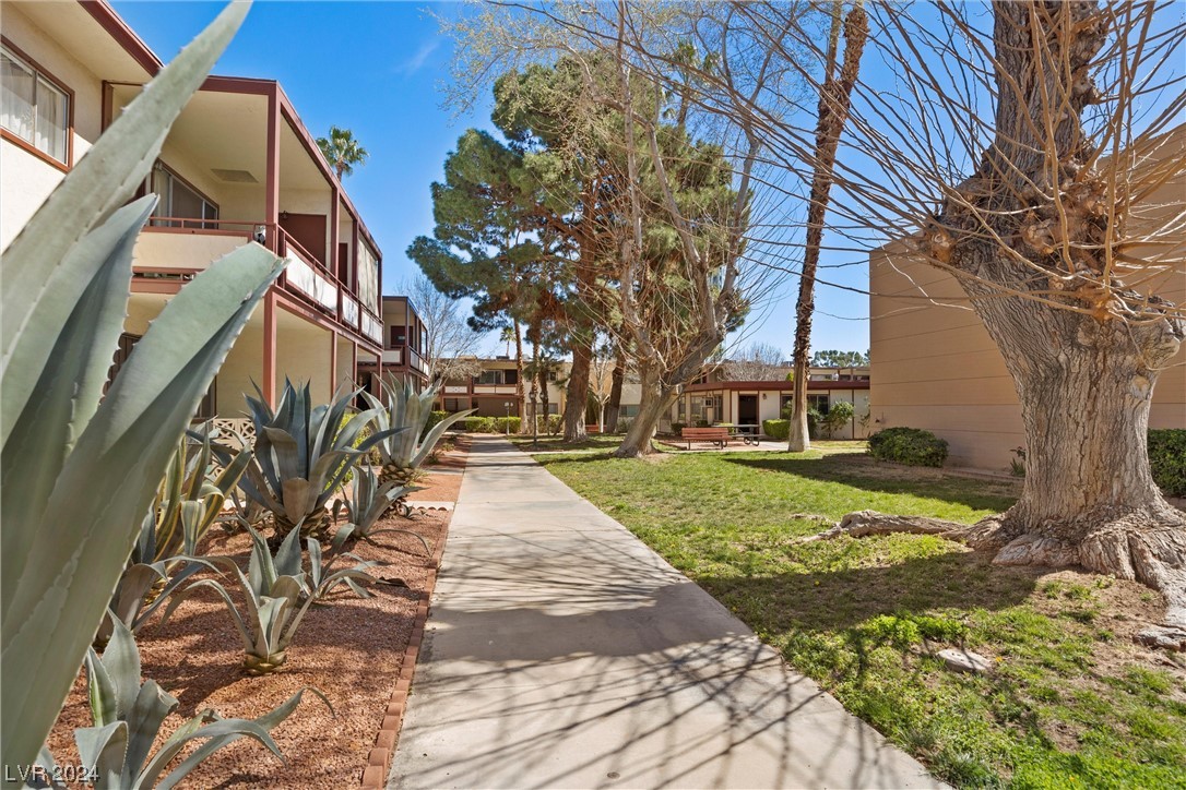 350 East Desert Inn Road, Unit B101 Las Vegas, NV 89109 - Photo 20 of 24 Gallery Image 20