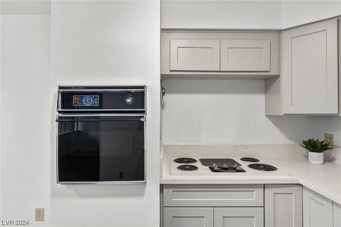 350 East Desert Inn Road, Unit B101 Las Vegas, NV 89109 - Photo 4 of 24 Gallery Image 4