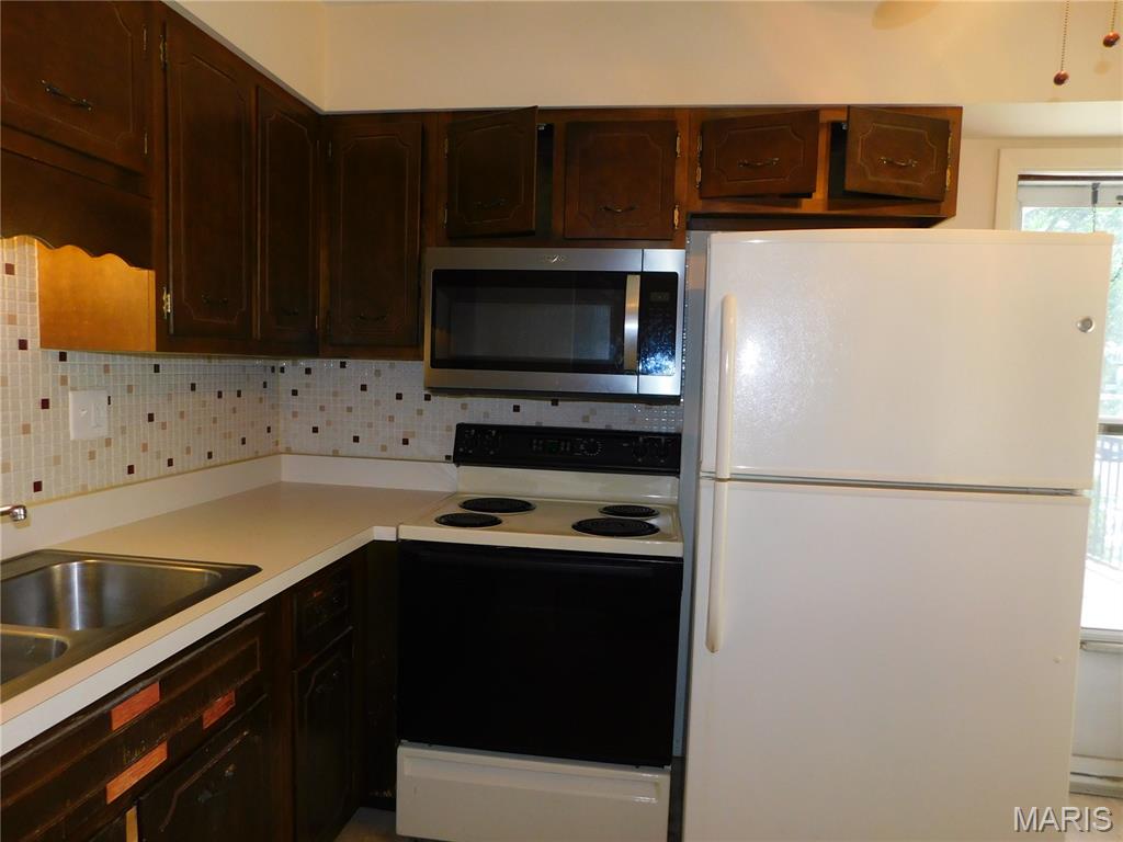 1678 Blue Ridge Drive, Unit F St. Louis, MO 63125 - Photo 4 of 23