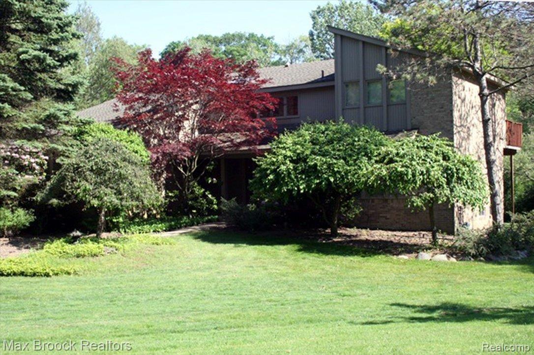 4786 Pickering Road Bloomfield Hills, MI 48301 - Photo 1 of 25 Front