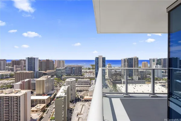 $6,000 | 1500 Rycroft Street, Unit 4219R, Honolulu, HI 96814