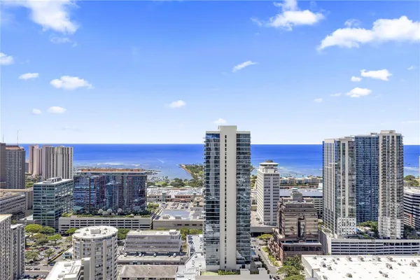 $6,000 | 1500 Rycroft Street, Unit 4219R, Honolulu, HI 96814