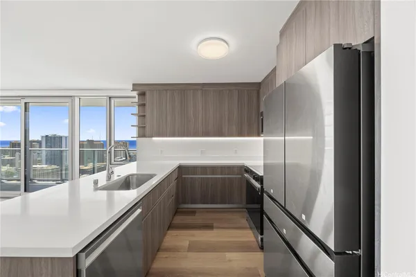 $6,000 | 1500 Rycroft Street, Unit 4219R, Honolulu, HI 96814