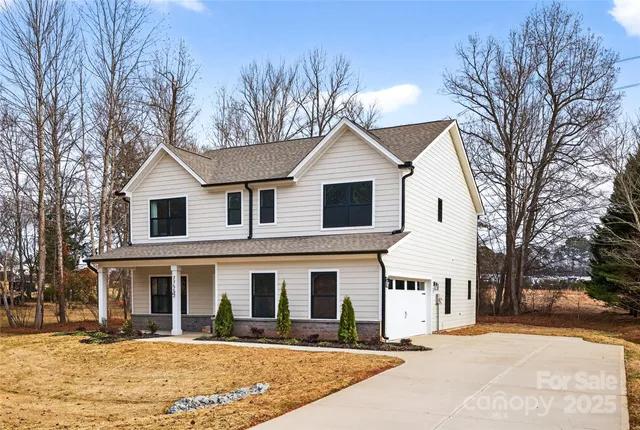$589,000 | 7755 Deer Track Drive, Denver, NC 28037