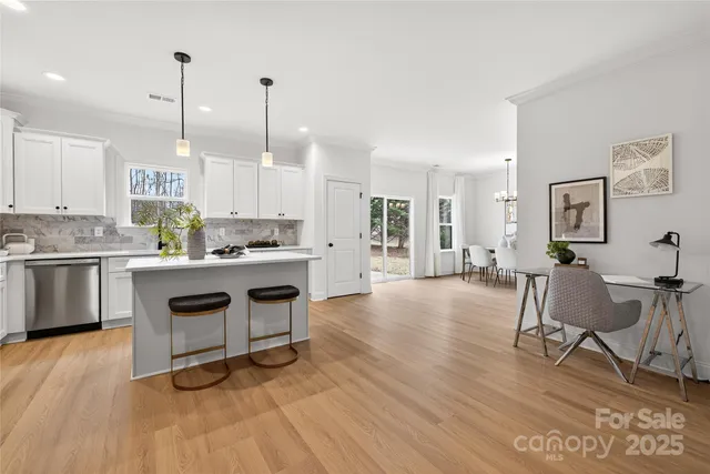 $589,000 | 7755 Deer Track Drive, Denver, NC 28037