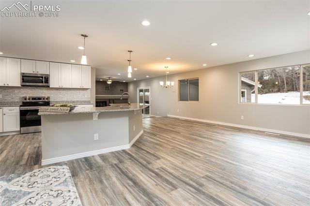 4349 Ridgeglen Road Colorado Springs, CO 80918 - Photo 4 of 36