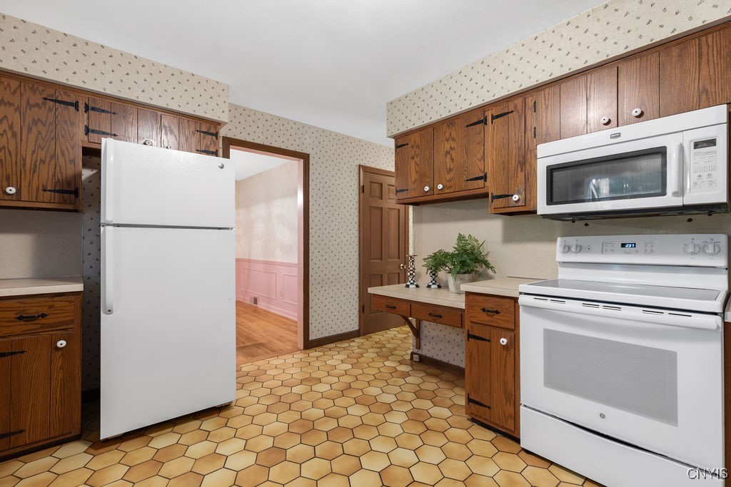 316 Broadview Drive Syracuse, NY 13215 - Photo 17 of 50