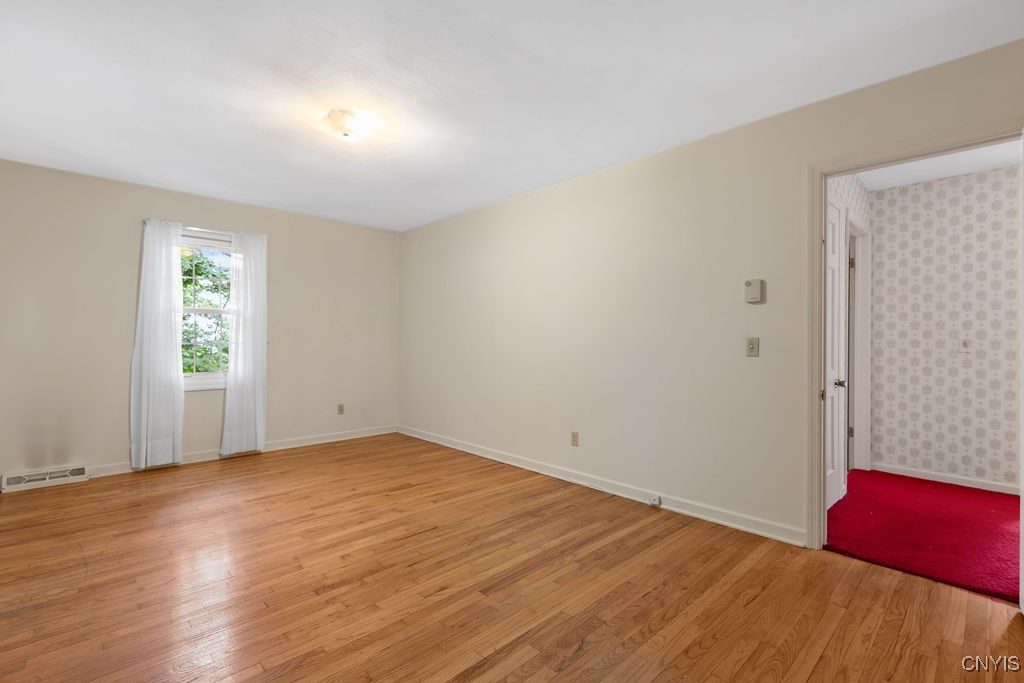 316 Broadview Drive Syracuse, NY 13215 - Photo 32 of 50 Primary bedroom