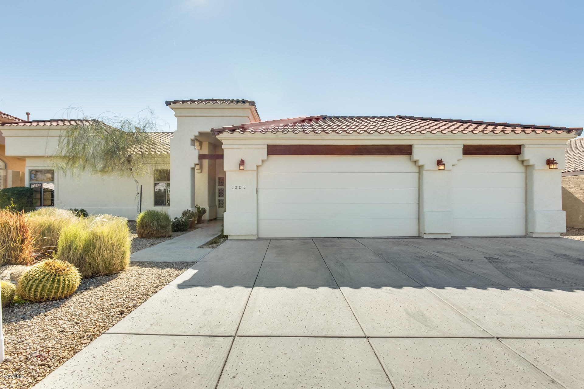 1005 East Hearn Road Phoenix, AZ 85022 - Photo 1 of 33