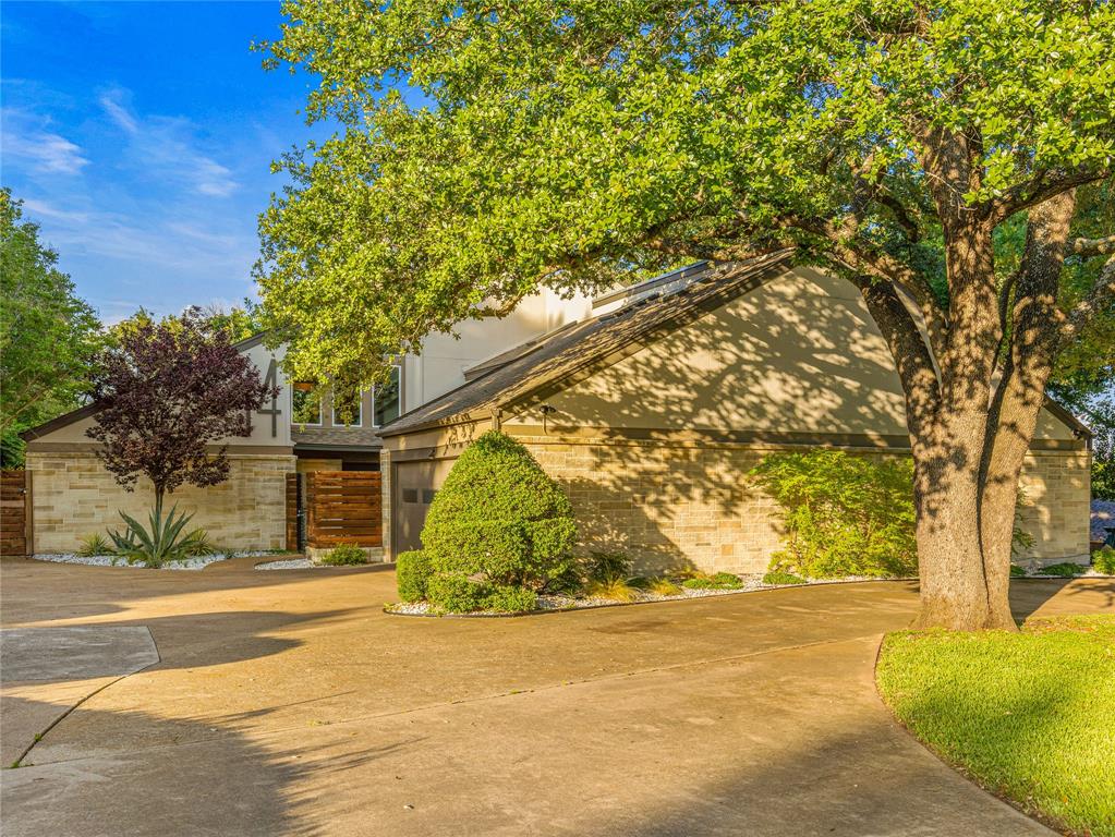 14 Windward Road Benbrook, TX 76132 - Photo 3 of 40