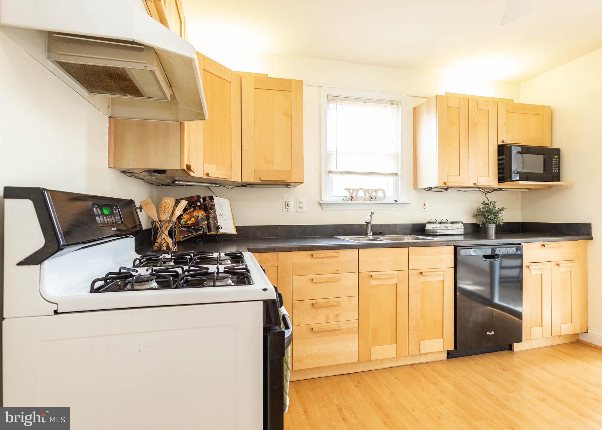 1245 Elm Road Baltimore, MD 21227 - Photo 5 of 24