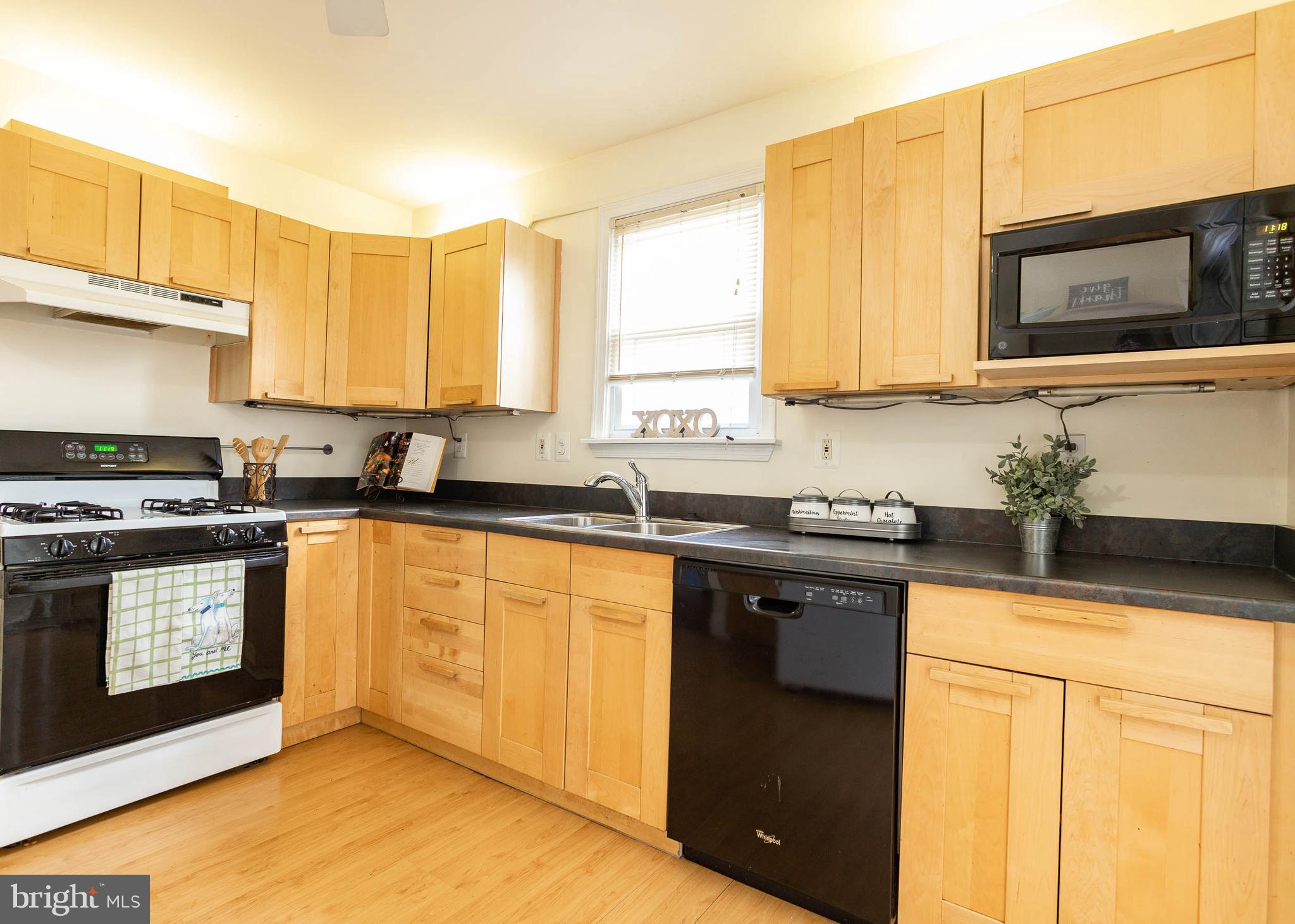 1245 Elm Road Baltimore, MD 21227 - Photo 6 of 24