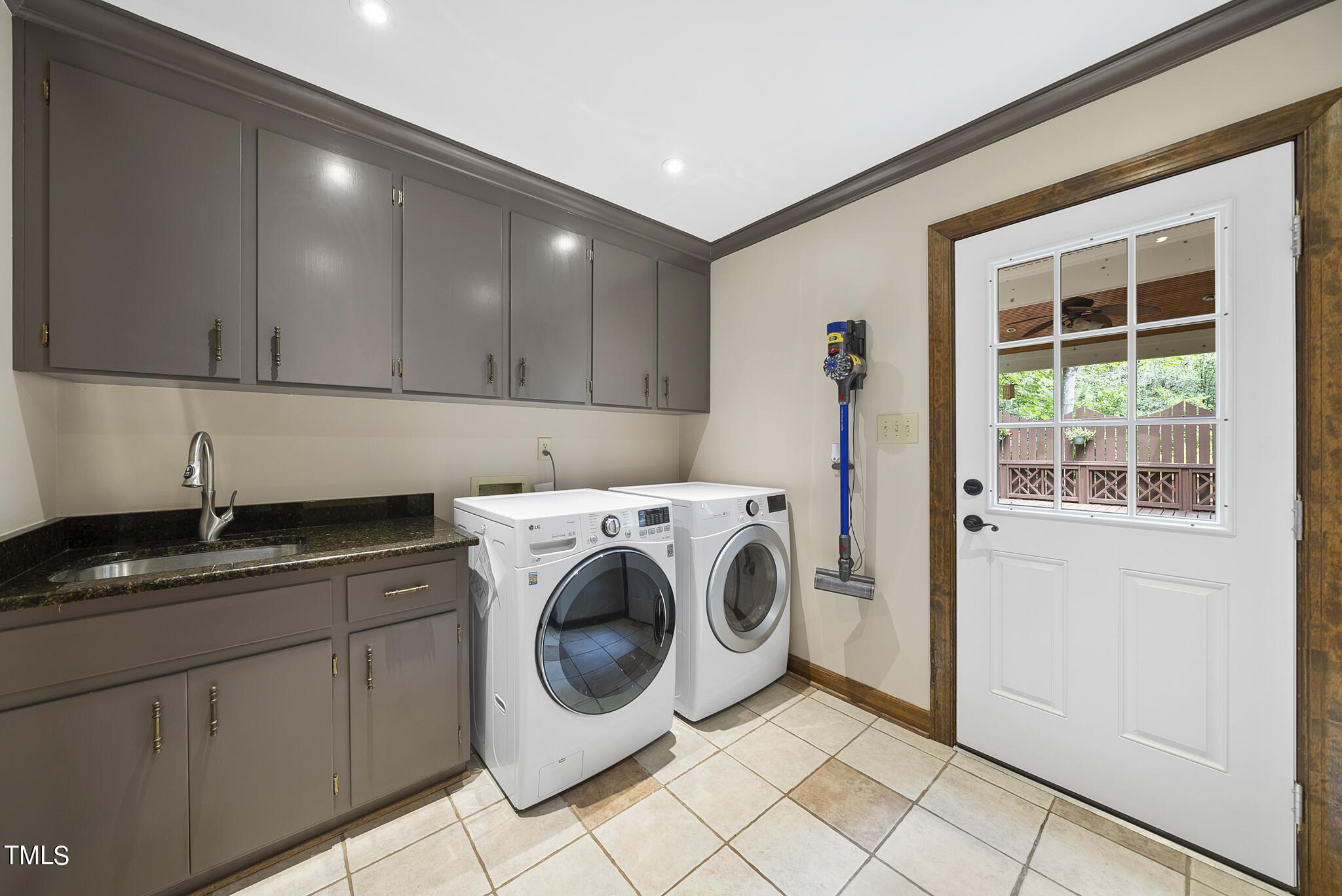 6905 Slade Hill Road Raleigh, NC 27615 - Photo 48 of 69 DSC02688