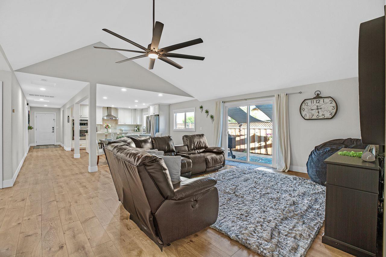 17745 Park Way Morgan Hill, CA 95037 - Photo 11 of 36 a living room with furniture