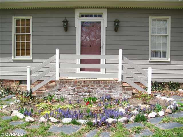 116 Midfield Road North Chesterfield, VA 23236 - Photo 8 of 19 Exterior Front - lovely landscaping