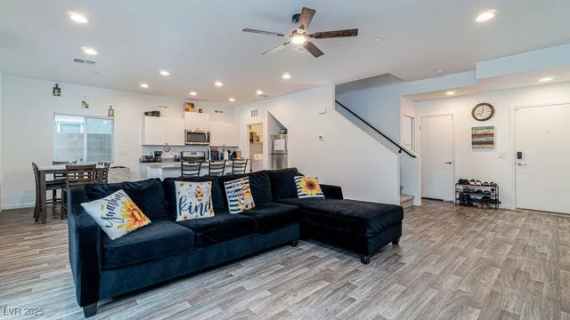 $388,900 | 6471 Cinnamon Hazlenut Street, North Las Vegas, NV 89084