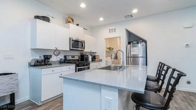 $388,900 | 6471 Cinnamon Hazlenut Street, North Las Vegas, NV 89084