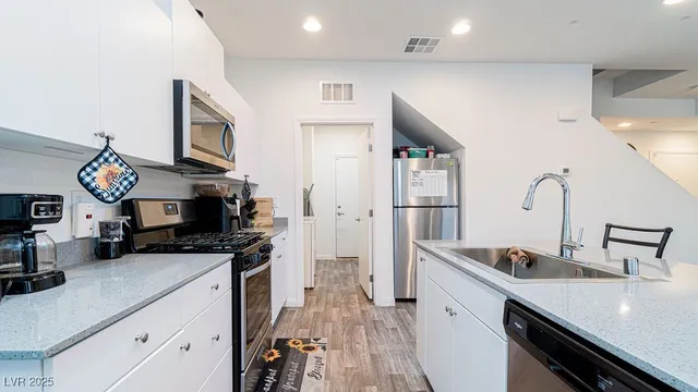 $388,900 | 6471 Cinnamon Hazlenut Street, North Las Vegas, NV 89084