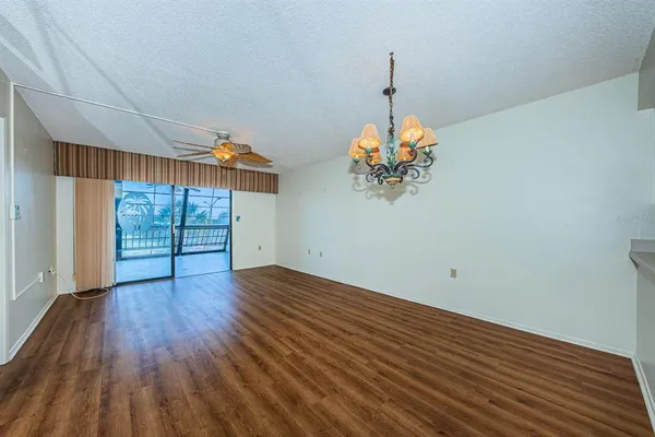 $185,000 | 9860 62nd Avenue North, Unit 1025, St. Petersburg, FL 33708