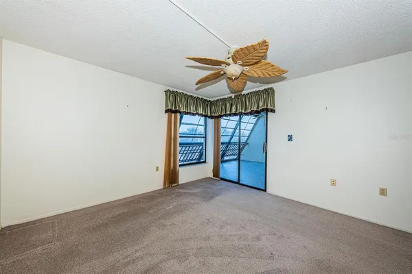 $185,000 | 9860 62nd Avenue North, Unit 1025, St. Petersburg, FL 33708